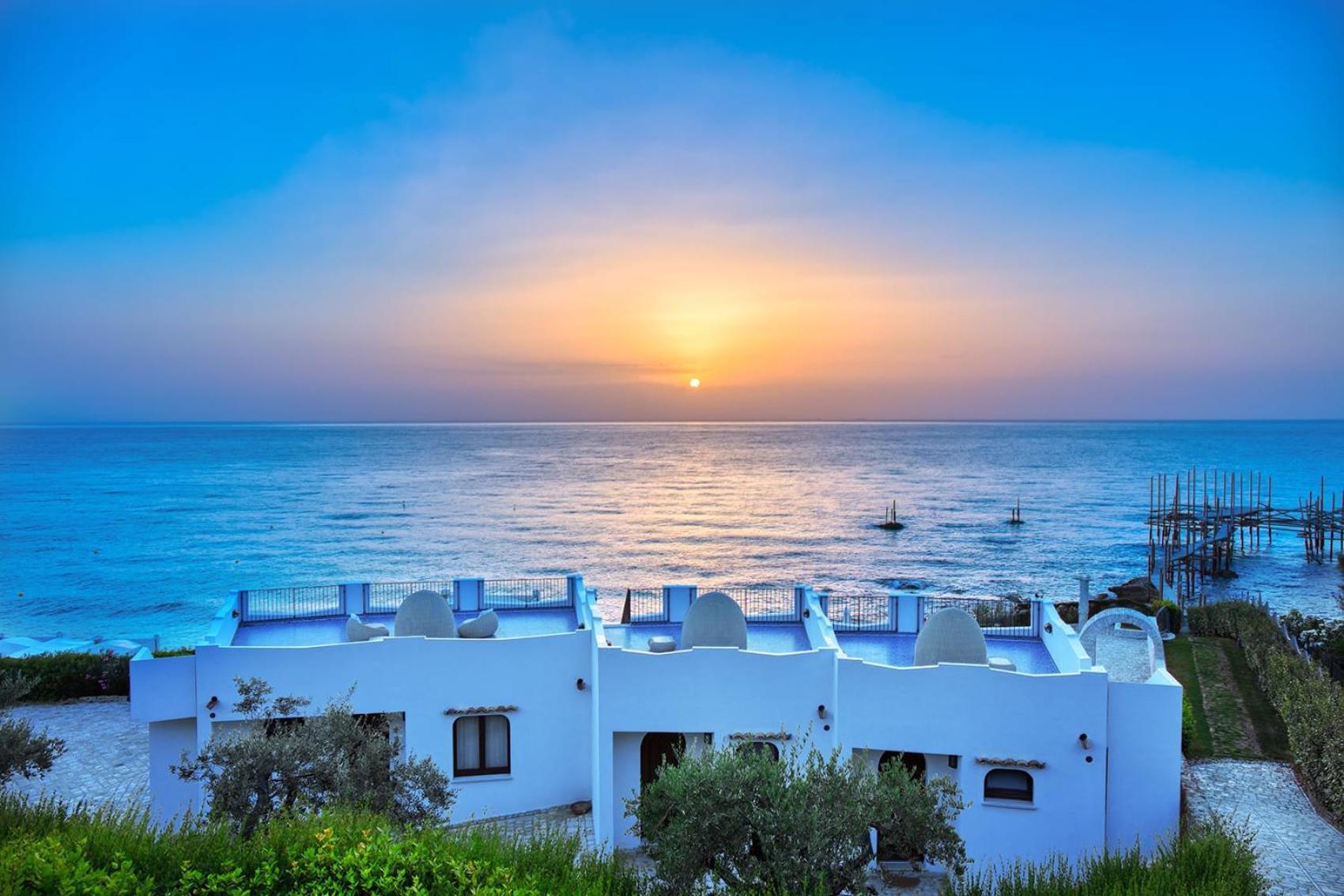 Baia Delphis Resort Vasto Exterior photo