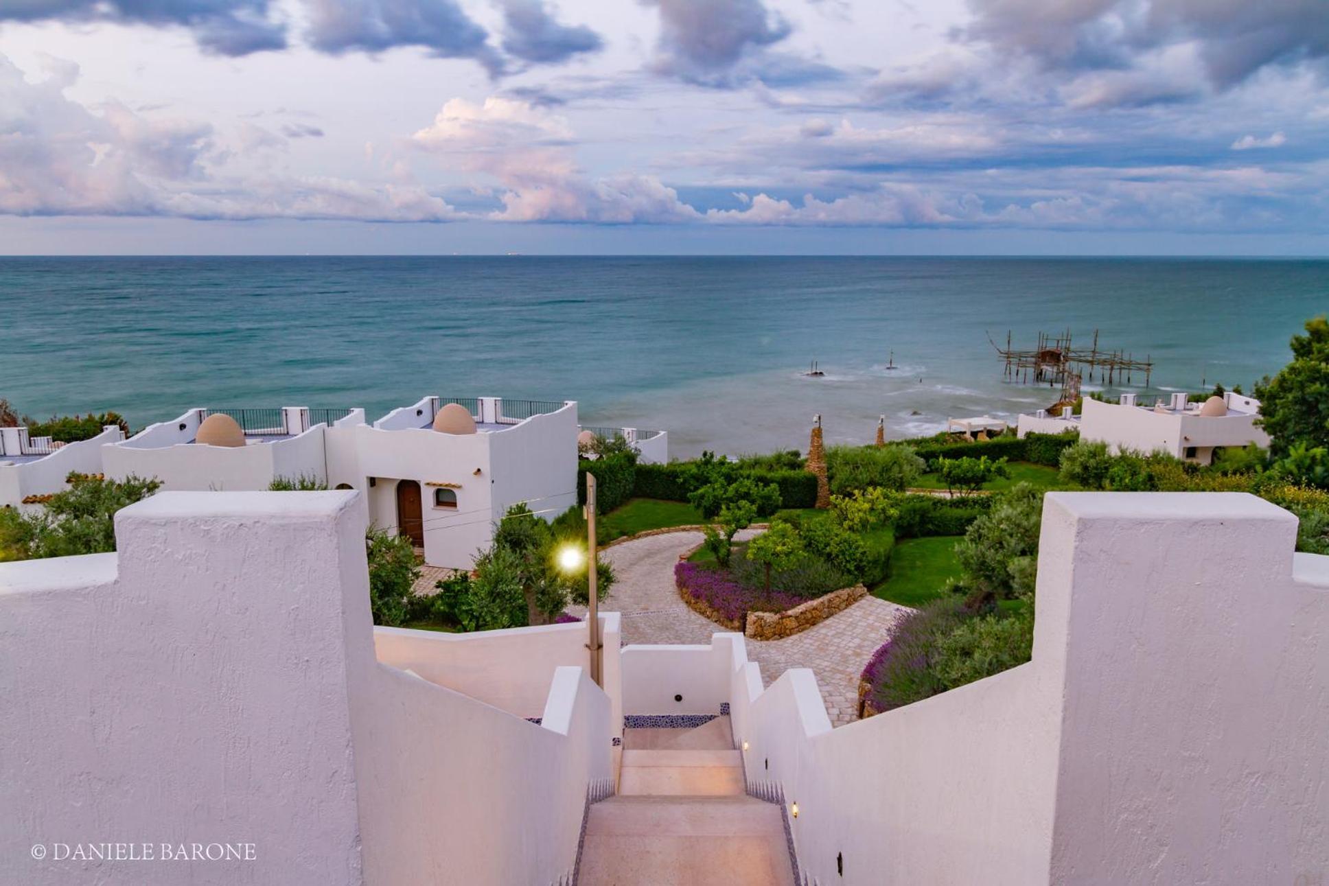 Baia Delphis Resort Vasto Exterior photo