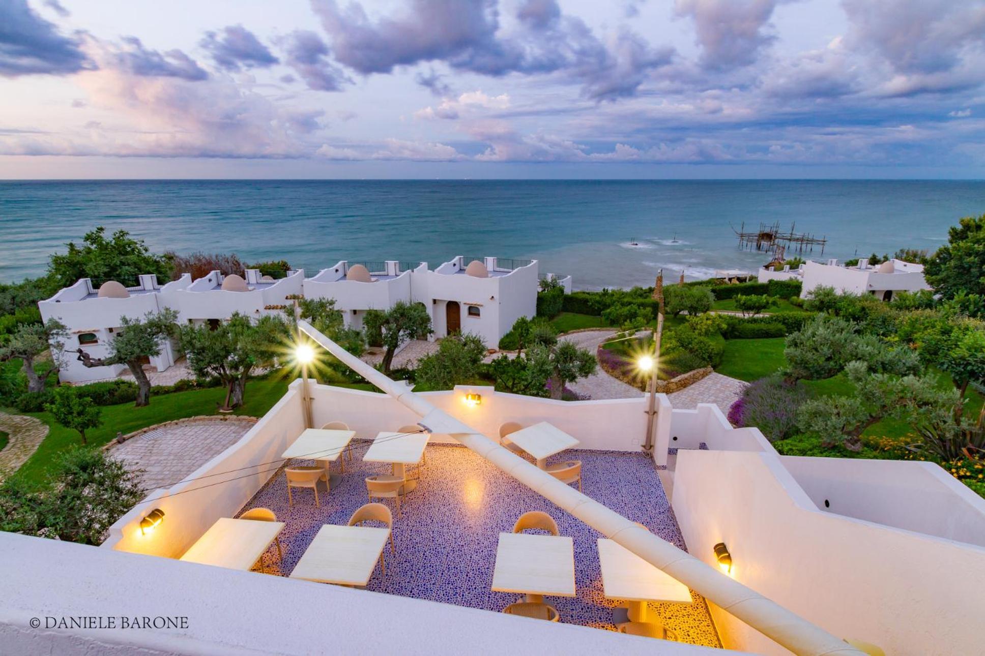 Baia Delphis Resort Vasto Exterior photo