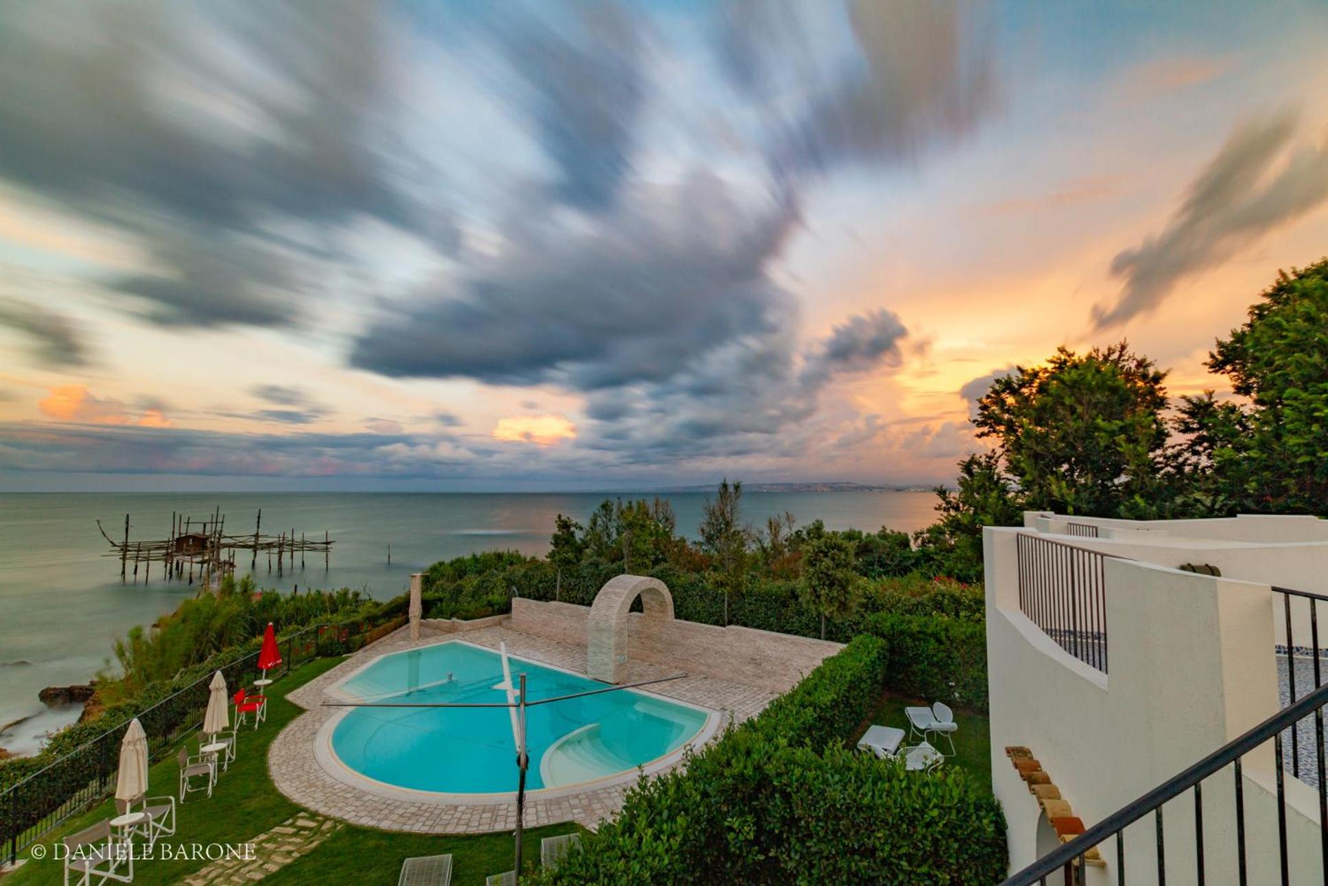 Baia Delphis Resort Vasto Exterior photo