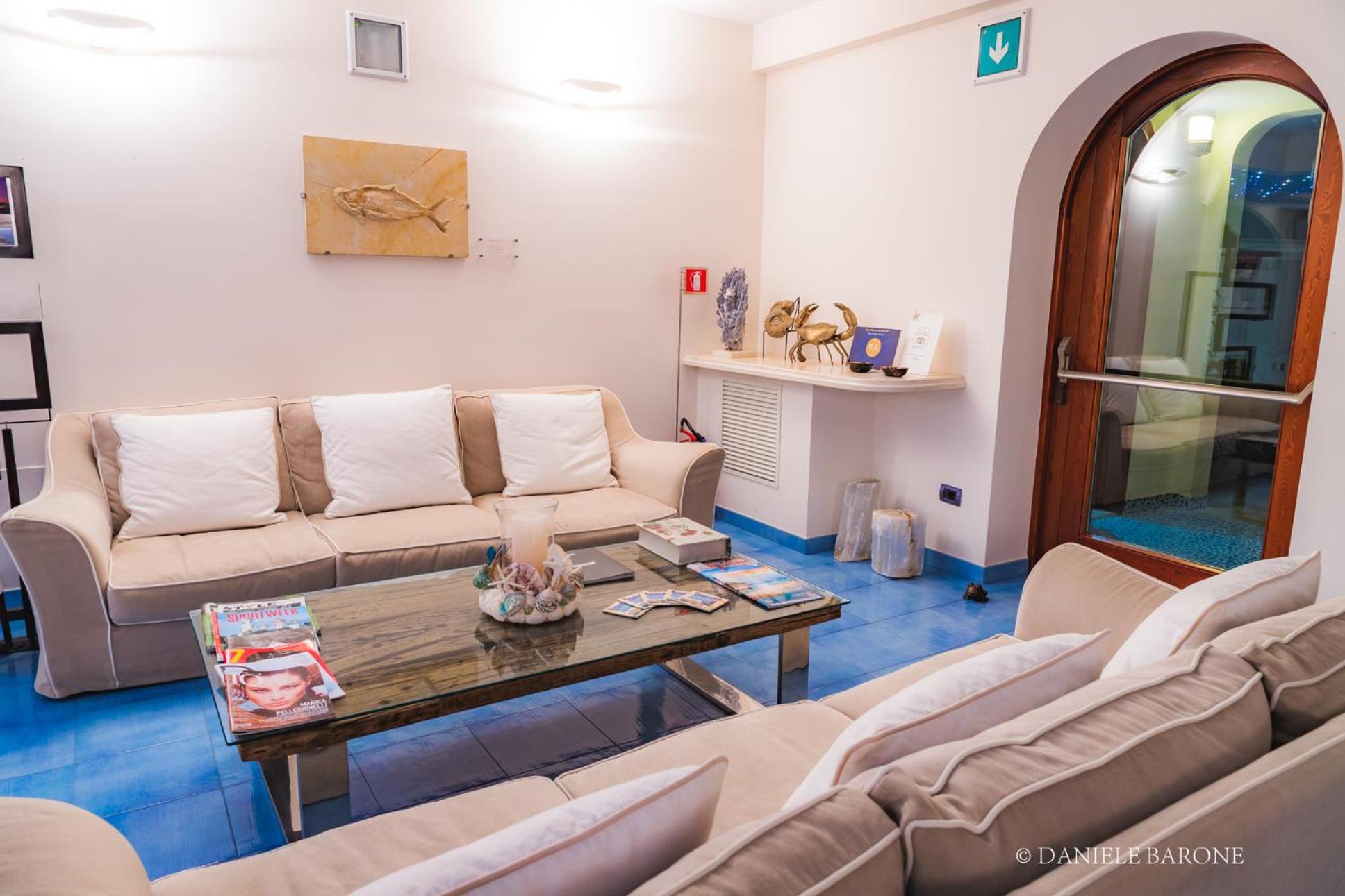 Baia Delphis Resort Vasto Exterior photo