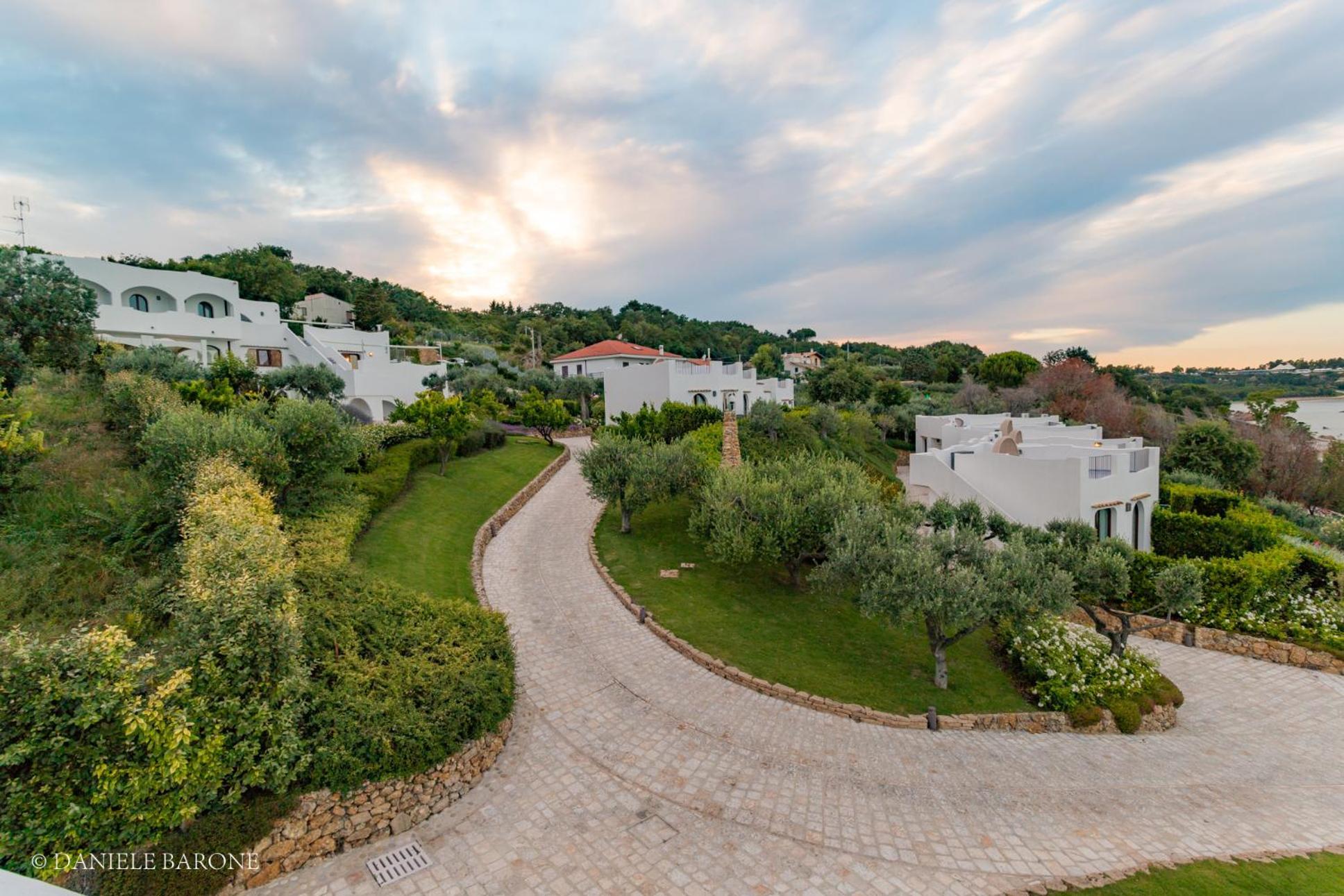 Baia Delphis Resort Vasto Exterior photo
