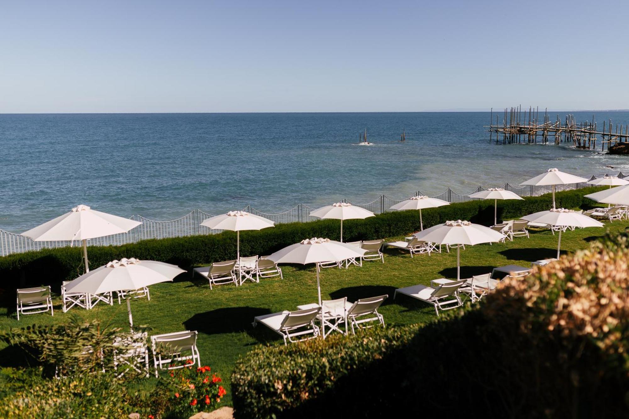 Baia Delphis Resort Vasto Exterior photo