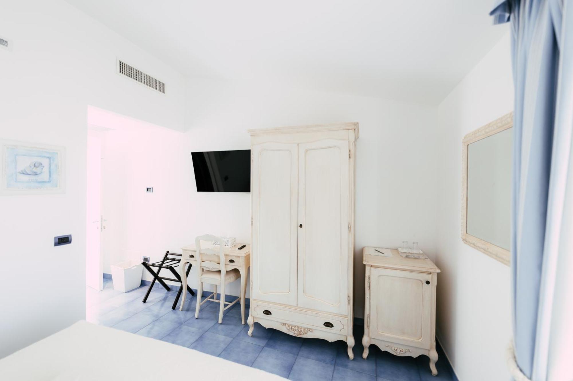 Baia Delphis Resort Vasto Exterior photo